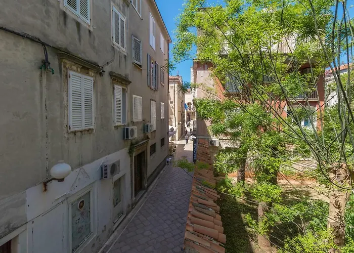 Deluxe Navis Apartman *