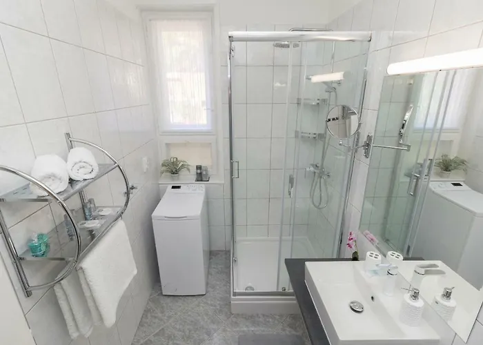 Deluxe Navis Apartman *